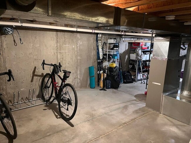 Building Photo - Charming 2 Bed/1.5 Bath Townhome Near Downtown Boulder
