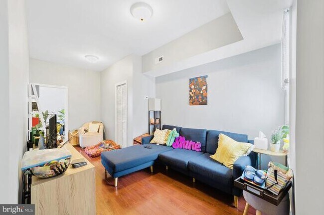 Primary Photo - 26 N 51st St