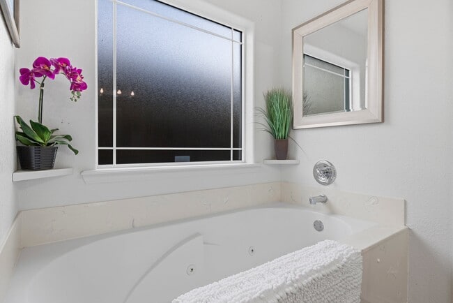 Building Photo - 1234 Pheasant Wy