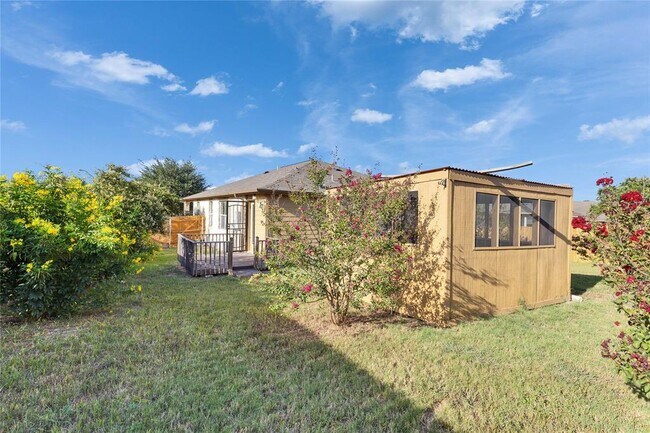 Building Photo - 600 Lakemont Dr