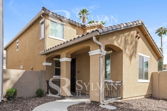 Building Photo - This home exudes a cheerful and welcoming charm!