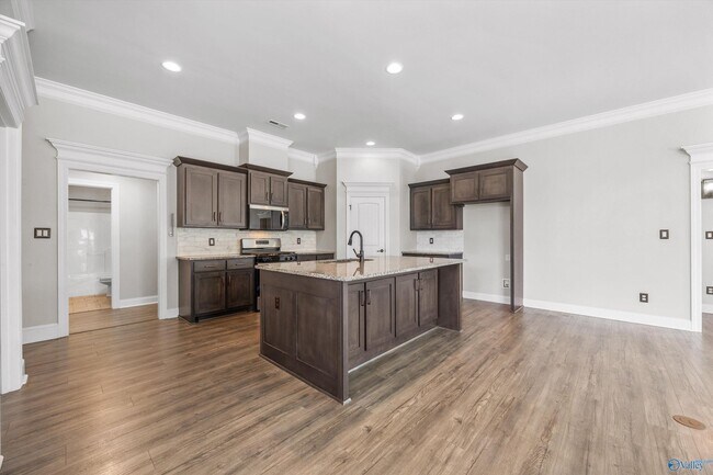 Building Photo - 17050 Stonegate Dr