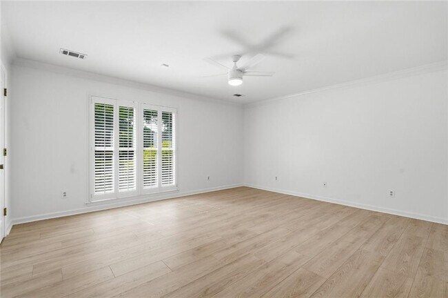 Building Photo - 330 Carybell Ln