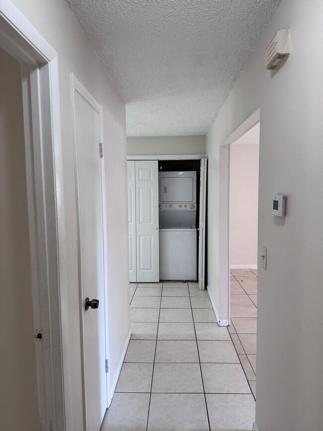 Building Photo - 907 Weatherbee Rd, Ft. Pierce, FL