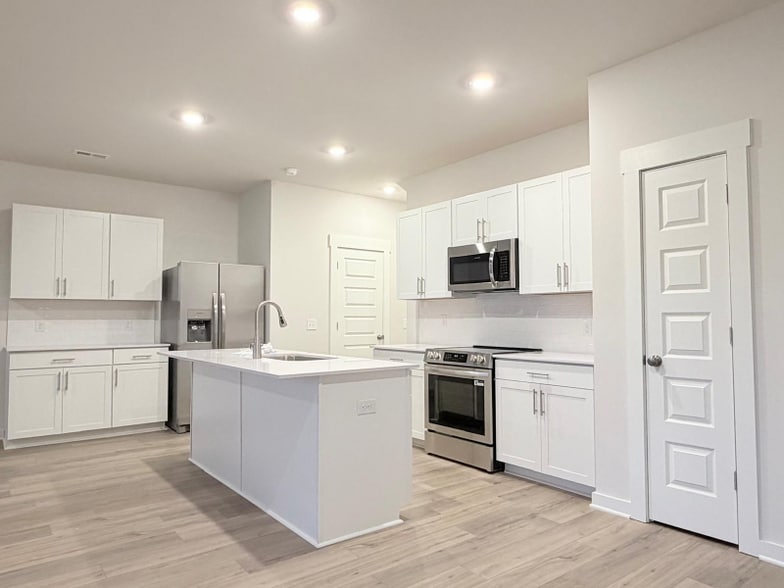 Building Photo - 1806 Tupelo Ln