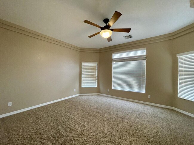 Building Photo - BHCRENT.COM Golf Course Living - Gated Com...