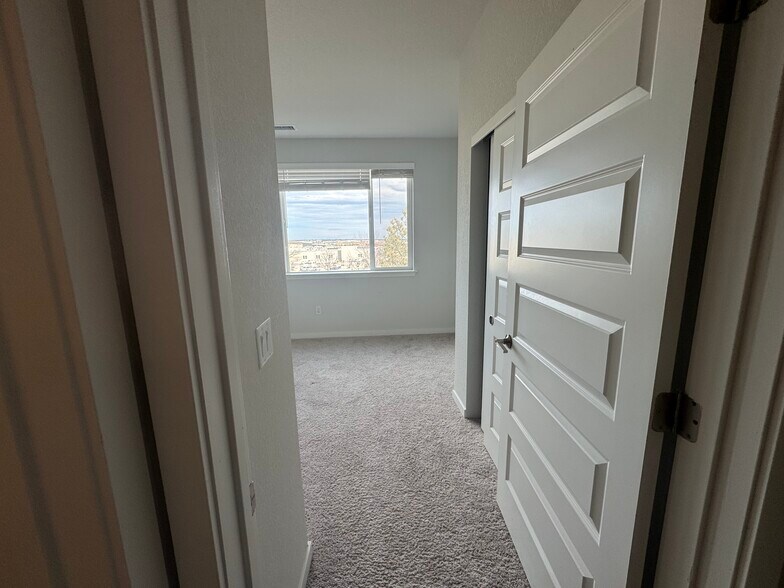 Building Photo - 487 Interlocken Blvd