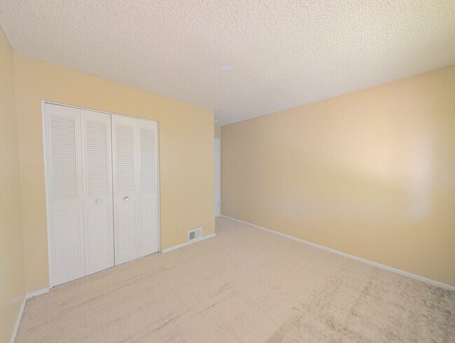 Building Photo - 6435 Greenback Ln