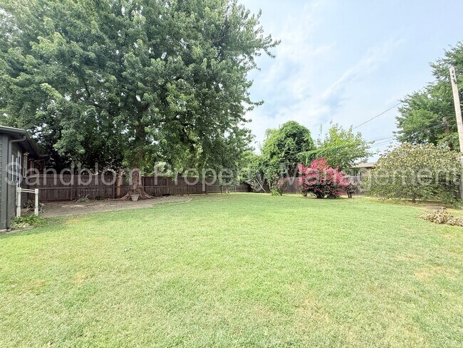Building Photo - For Lease | Midtown Tulsa | Available Now!
