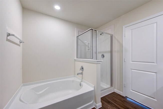 Building Photo - 11715 Braemar Village Dr