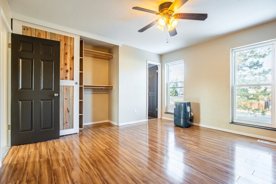 Building Photo - 110 Lucerne Dr