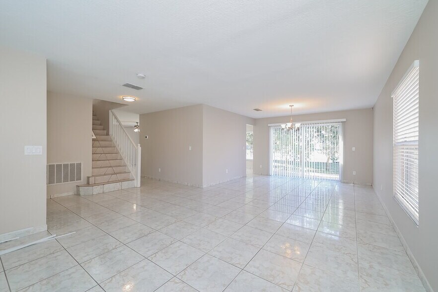 Building Photo - 3263 Fairfield Dr