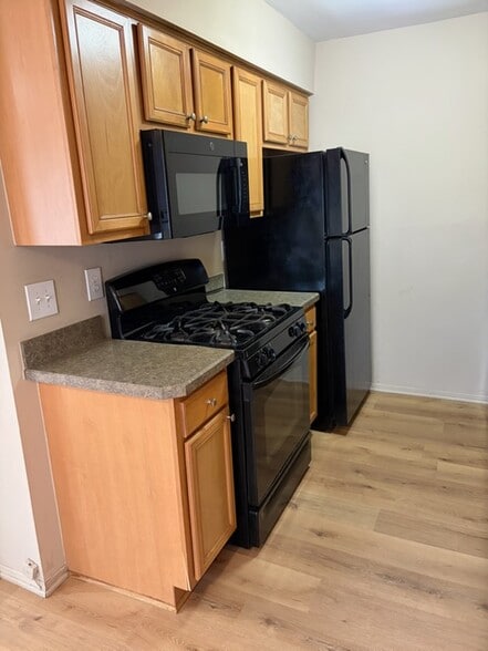 Building Photo - 2336 Orchard Crest St