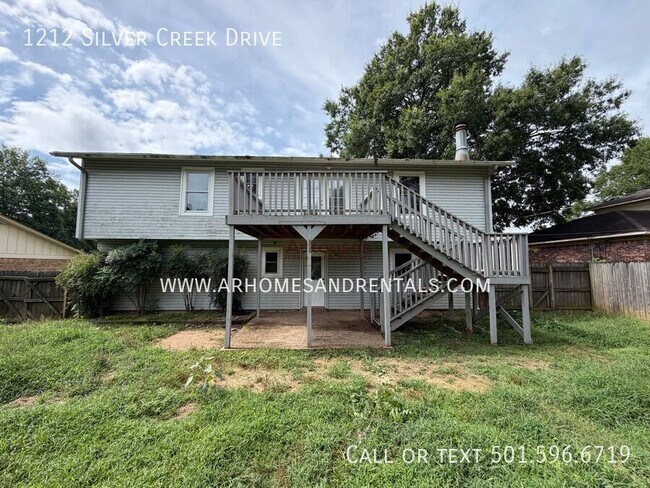 Building Photo - 1212 Silver Creek Dr