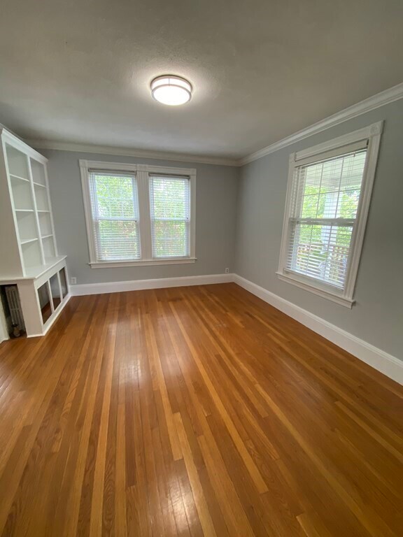 Building Photo - 12 Avon St