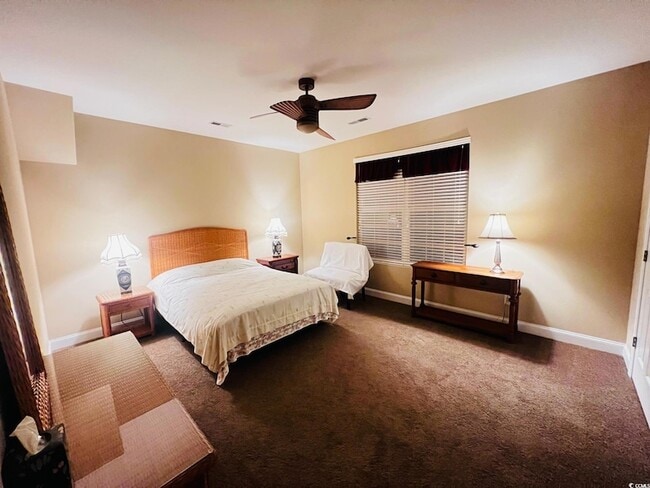 Building Photo - 584 Summerhill Dr