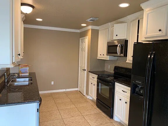 Kitchen - 115 Vista Way
