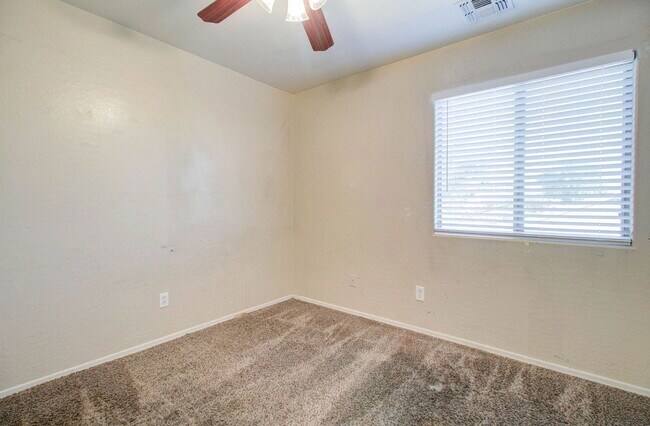 Building Photo - 17762 W Hearn Rd