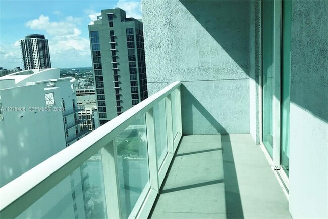 Building Photo - 253 NE 2nd St