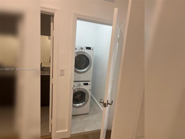 Building Photo - 13229 SW 271st Ter