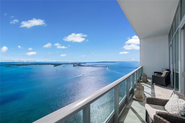 Building Photo - 1331 Brickell Bay Dr