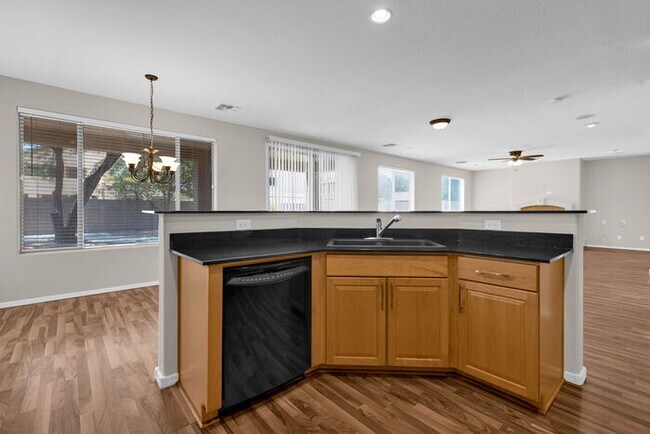 Building Photo - 2032 S Sabrina