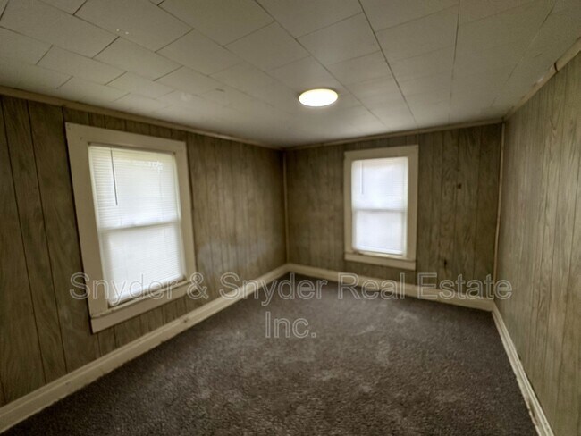 Building Photo - 208 Denver St