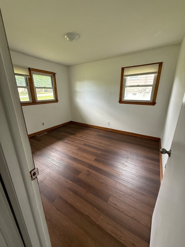 Building Photo - 275 Bellmeade Dr