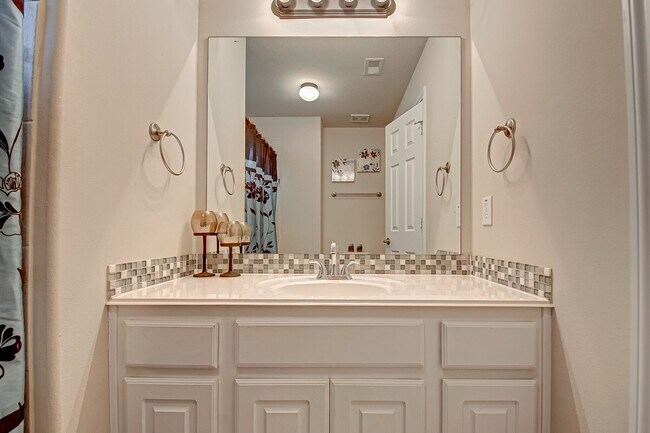 Building Photo - 20754 Kenswick Park Dr