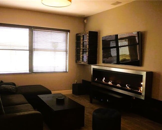 Building Photo - Beautiful 4 bedroom Home in Aventura Isles!!