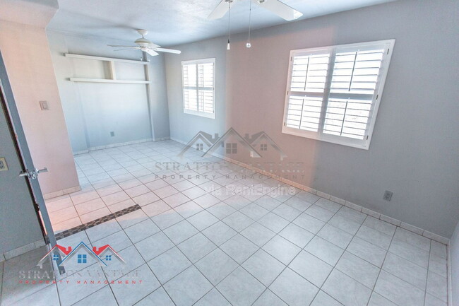 Building Photo - 1735 W Pampa Ave