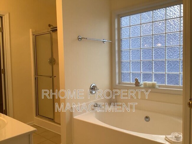 Building Photo - 4510 Greycliff Pointe