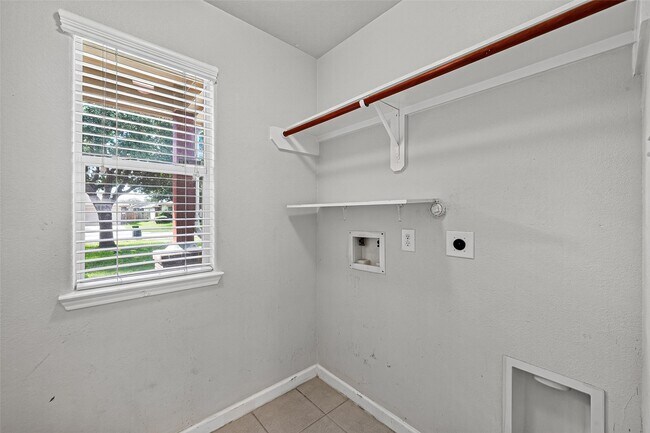 Building Photo - 10907 Barker Gate Ct