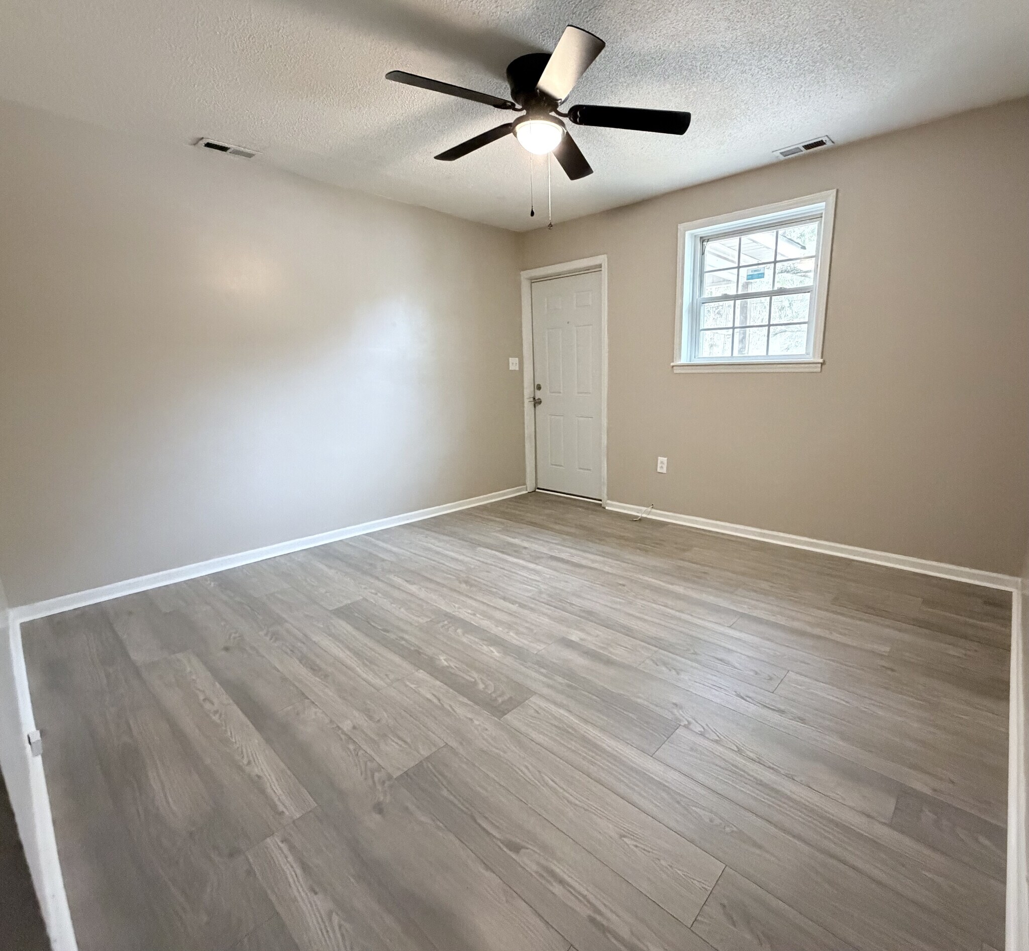 Building Photo - 125 McClure St