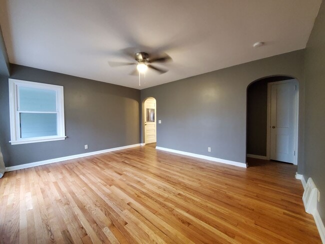 Building Photo - Wonderfully updated 3BR, 2BA home!