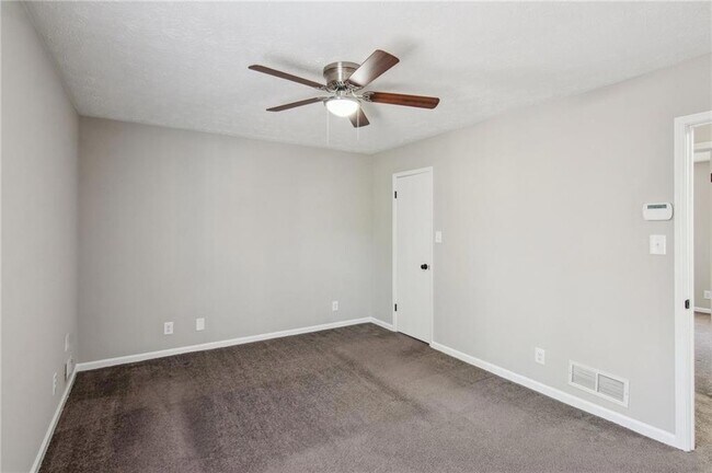 Building Photo - 2453 Falcon Ct