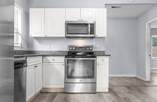 Building Photo - 313 S Racepath St