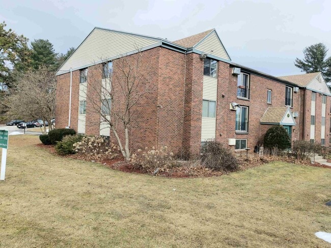 Building Photo - 130 English Village Rd
