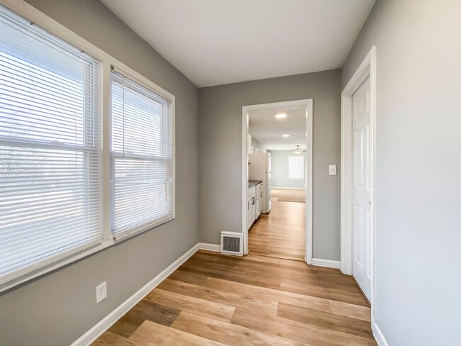 Building Photo - 11426 Applewood Dr
