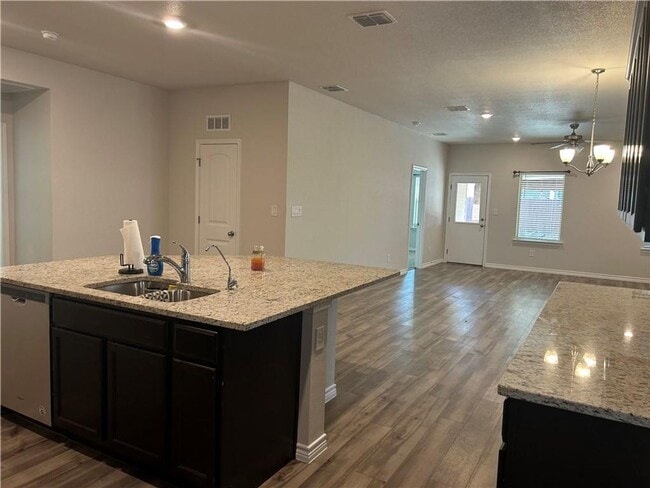 Building Photo - 7825 Salais Dr