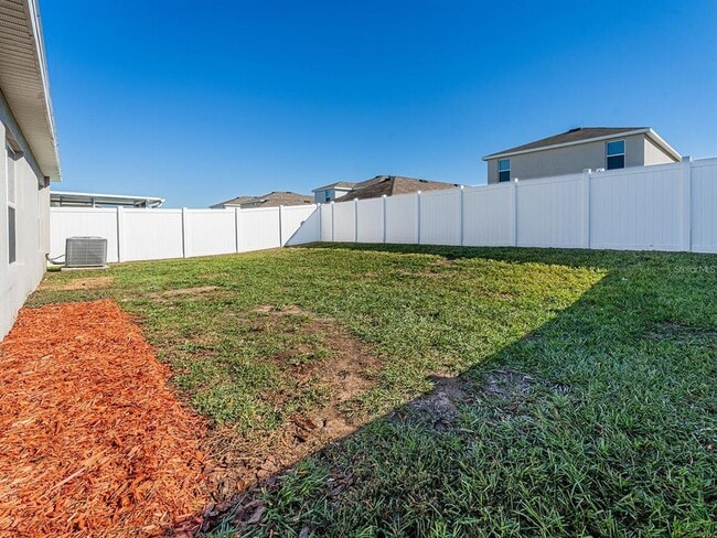 Building Photo - 13748 Wineberry Dr