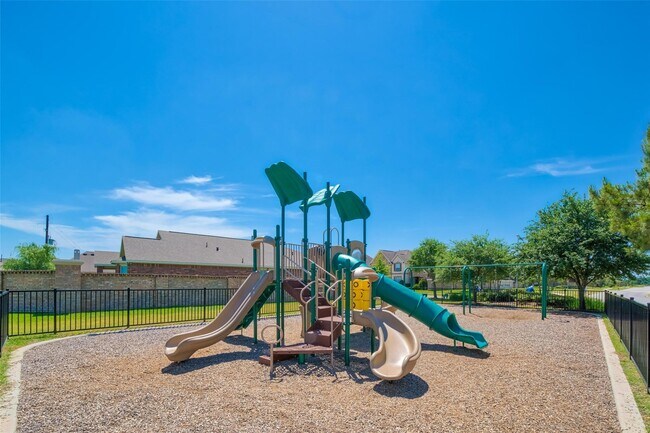 Building Photo - 10026 Thicket Park Ln