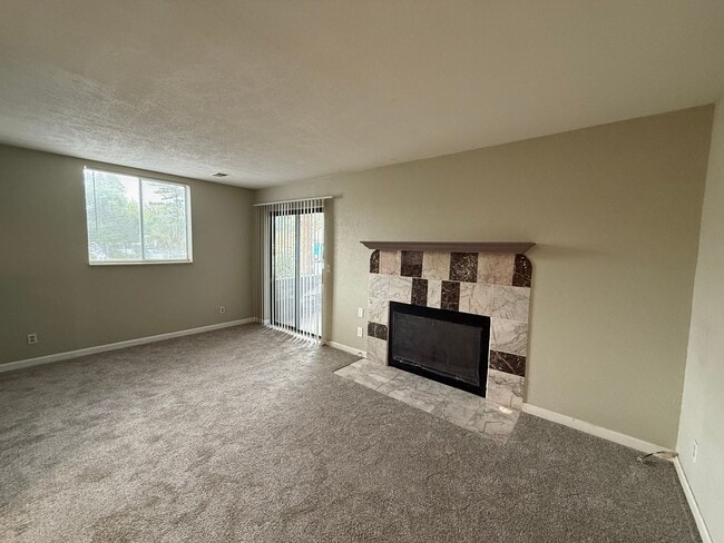 Building Photo - Spinnaker Run Condo