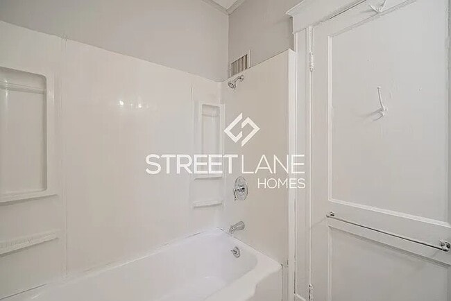 Building Photo - 3631#B South Spring Avenue, 63116; #702517...