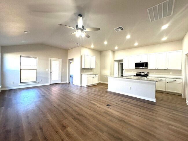 Building Photo - 2912 Corpus Ave