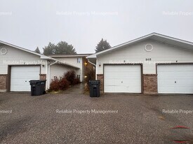 Building Photo - 2153 Stace St