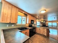 Building Photo - Spacious Midtown Two Bedroom with Utilitie...