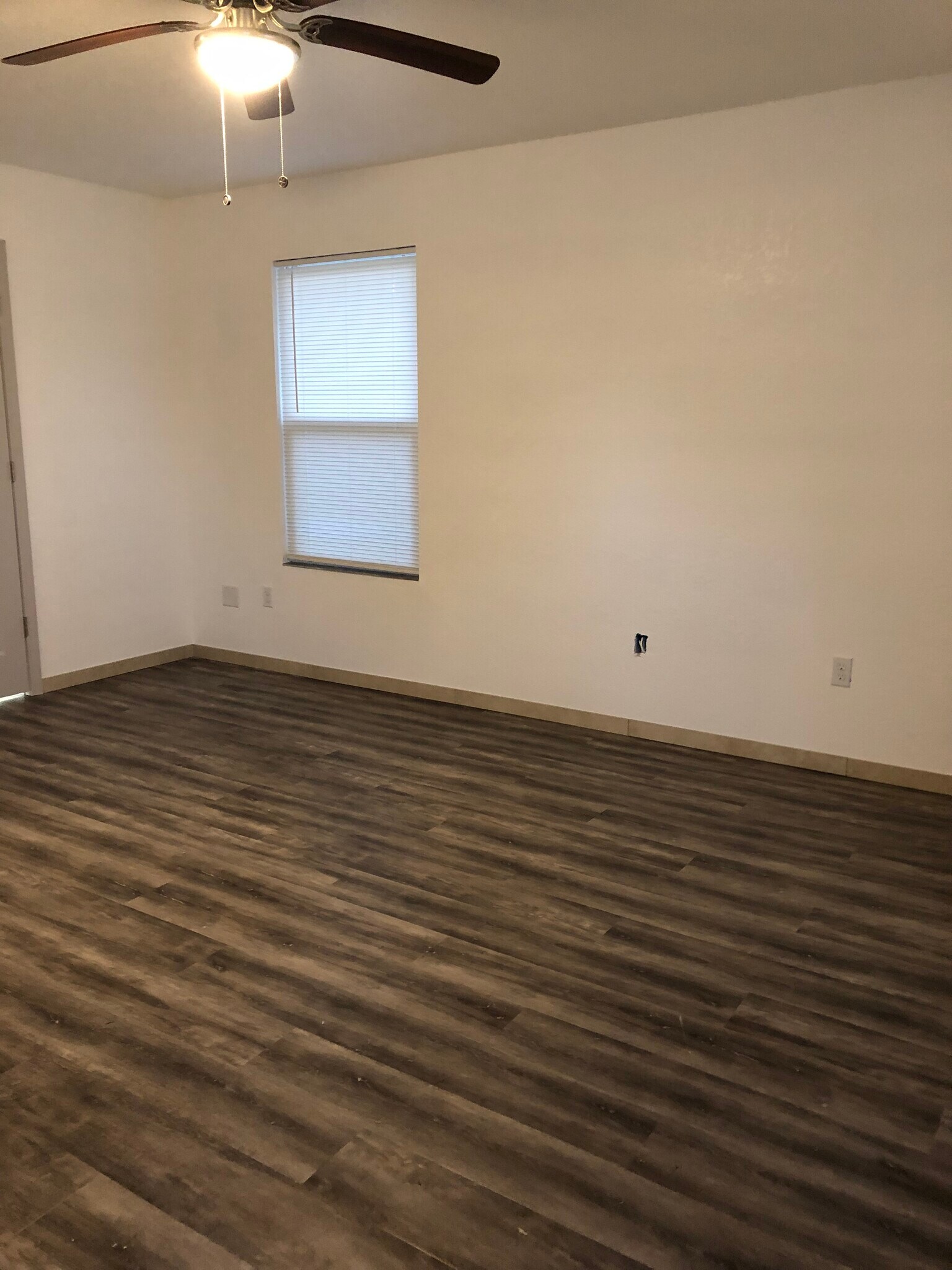 Building Photo - 3393 Green Briar Cir