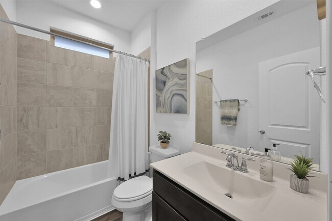 Building Photo - 942 Youth Water Rd