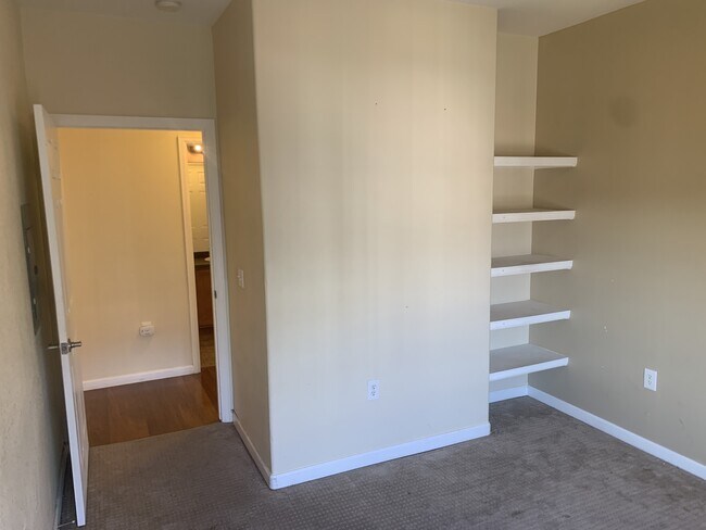 Building Photo - 2682 S Cathay Way